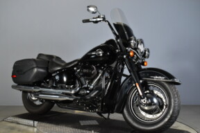 2020 Harley-Davidson® Heritage Classic 114 FLHCS thumb 2