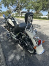 2011 Harley-Davidson<sup>®</sup> Softail® Deluxe thumb 0