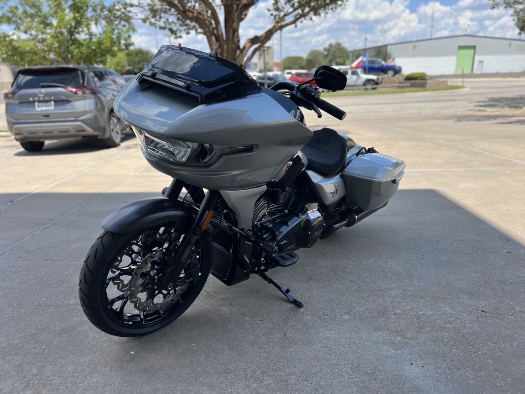 2025 Harley-Davidson CVO Road Glide ST Mercury Silver - Photo 4