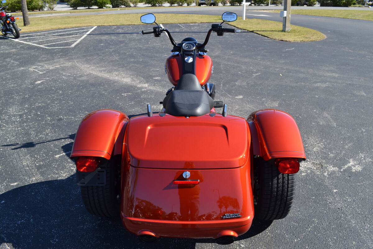 2025 Harley-Davidson Freewheeler Whiskey Fire - FLRT - Photo 8