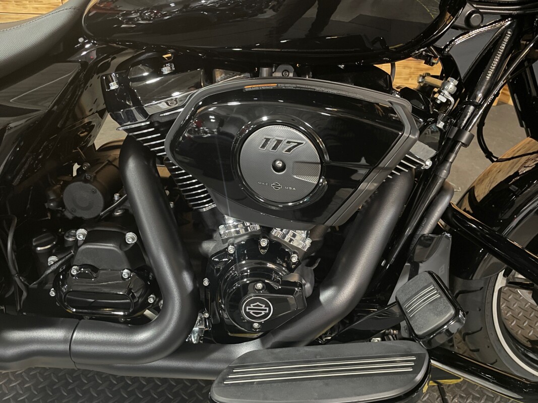 Harley-Davidson Street Glide 2025 FLHX VIVID BLACK - Photo 2