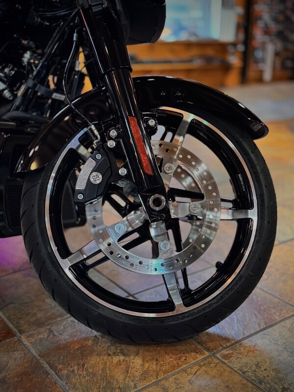 2025 Harley-Davidson Street Glide Vivid Black - Black Finish - Photo 4
