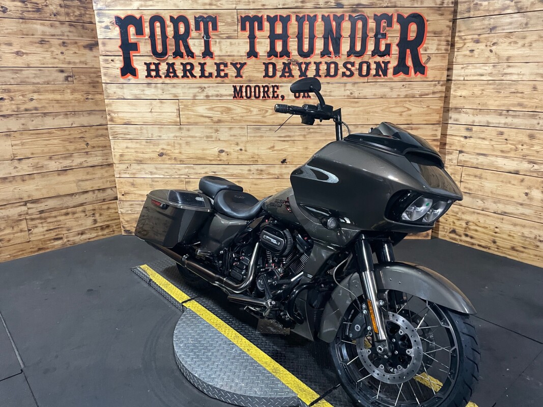 Harley-Davidson CVO Road Glide 2021 FLTRXSE BRONZ ARMOR - Photo 3