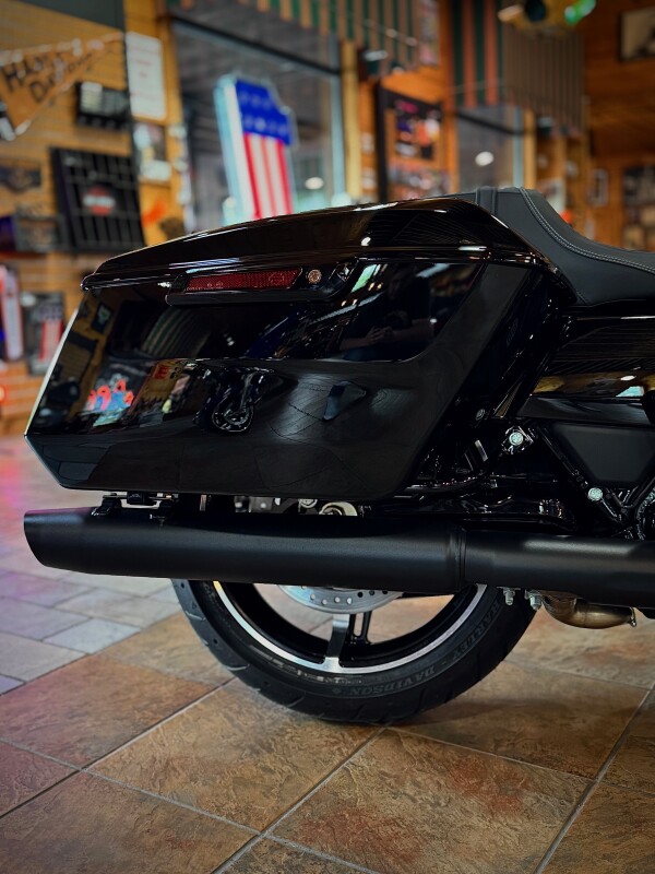2025 Harley-Davidson Street Glide Vivid Black - Black Finish - Photo 5
