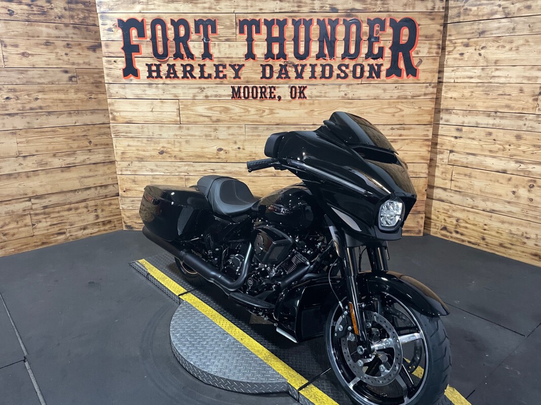 Harley-Davidson Street Glide 2025 FLHX VIVID BLACK - Photo 3