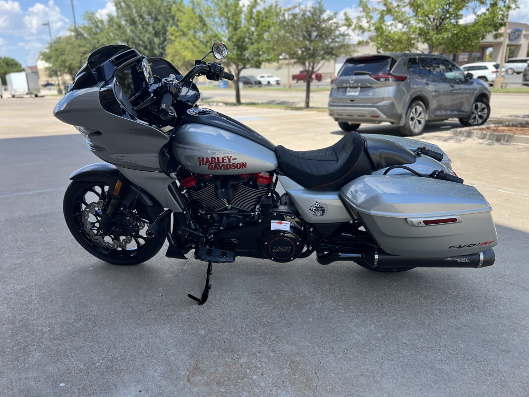 2025 Harley-Davidson CVO Road Glide ST Mercury Silver - Photo 5