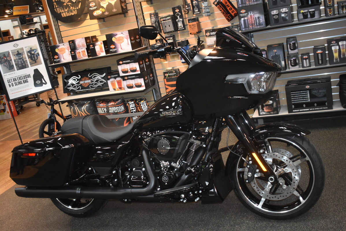 FLTRX 2025 Road Glide - Photo 2
