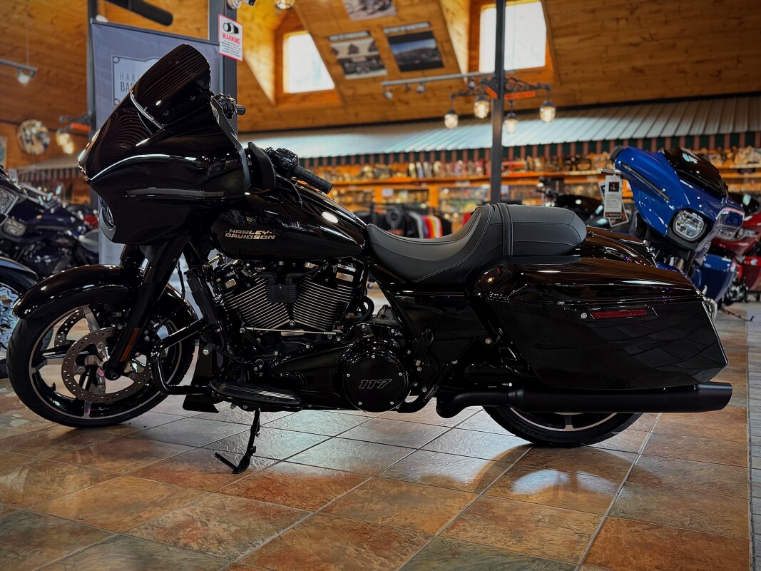 2025 Harley-Davidson Street Glide Vivid Black - Black Finish - Photo 2