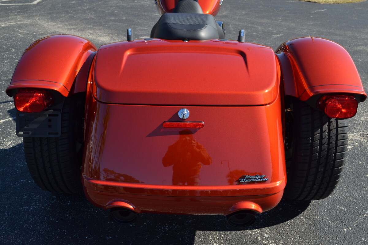 2025 Harley-Davidson Freewheeler Whiskey Fire - FLRT - Photo 9