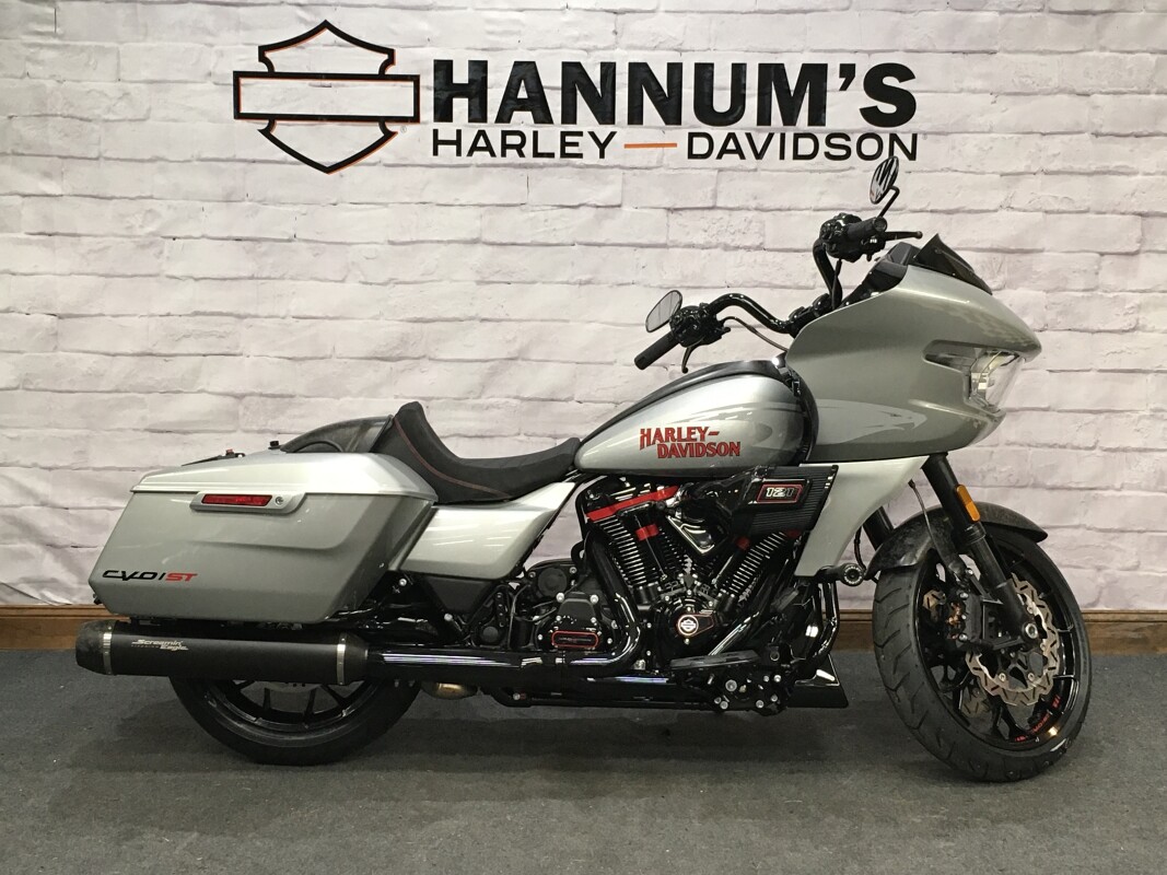 2025 Harley-Davidson CVO Road Glide ST Mercury Silver FLTRXSTSE