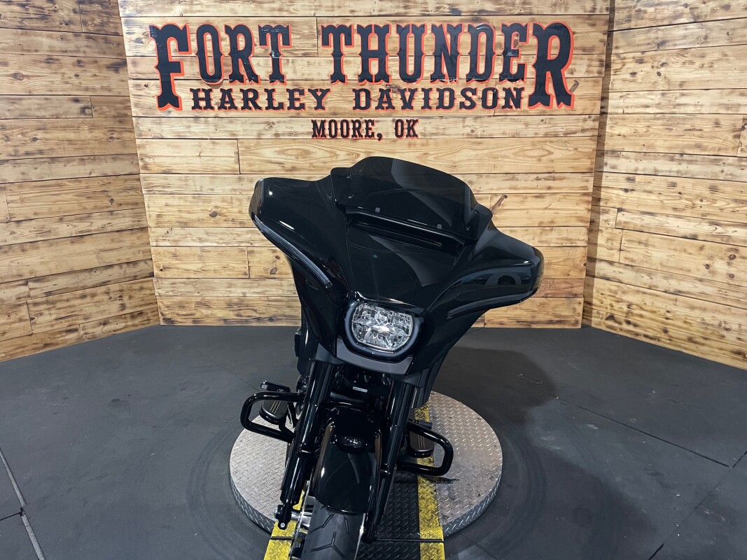 Harley-Davidson Street Glide 2025 FLHX VIVID BLACK - Photo 4