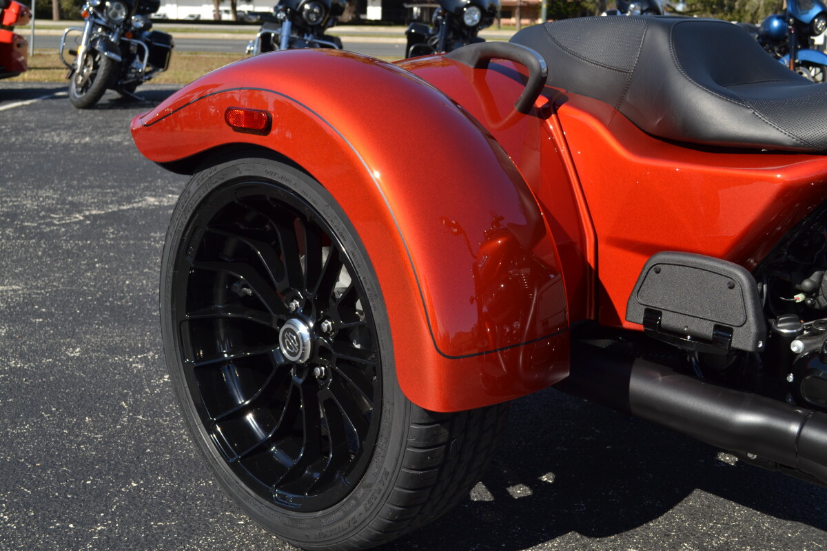 2025 Harley-Davidson Freewheeler Whiskey Fire - FLRT - Photo 6
