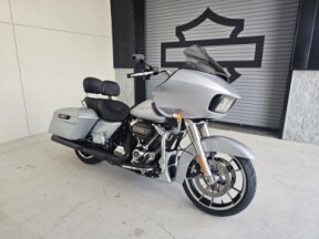 2020 Harley-Davidson® Road Glide® thumb 2