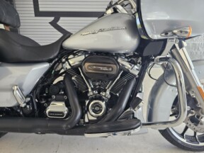 2020 Harley-Davidson® Road Glide® thumb 3