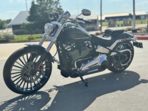 2025 Harley-Davidson® Breakout® FXBR Vivid Black thumb 0