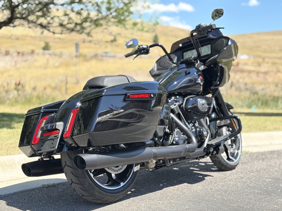 2025 Harley-Davidson Road Glide Midnight Firestorm - Black Finish - Photo 3