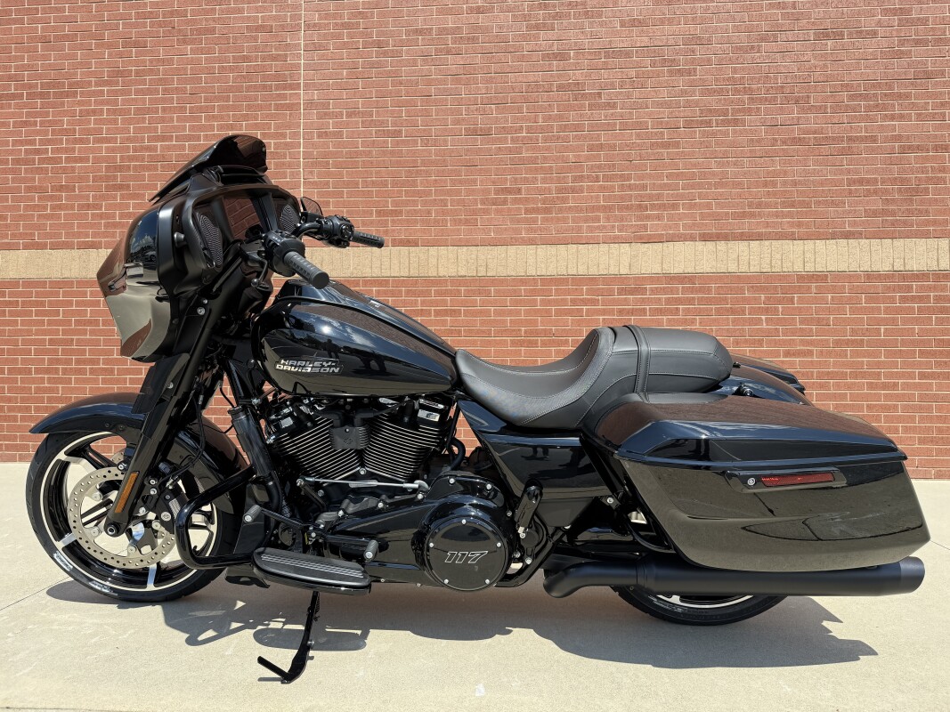 FLHX 2025 Street Glide - Photo 6