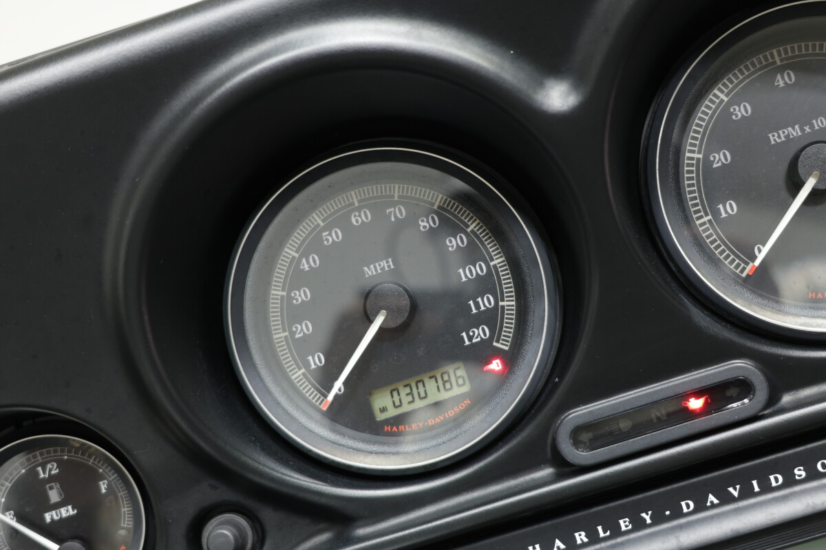 2010 Harley-Davidson FLHTCU Ultra Classic in Vivid Black with 30,785 miles - Photo 3