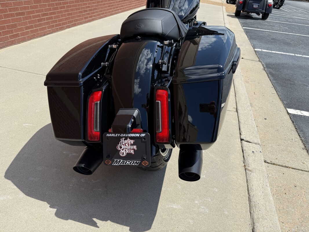FLHX 2025 Street Glide - Photo 4