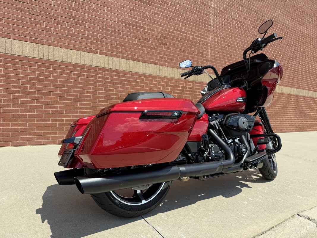 FLTRX 2025 Road Glide - Photo 3