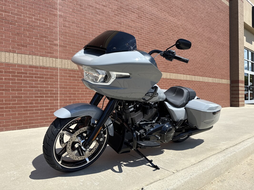 FLTRX 2025 Road Glide - Photo 8
