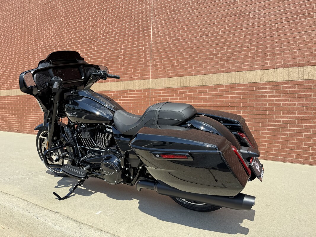 FLHX 2025 Street Glide - Photo 7