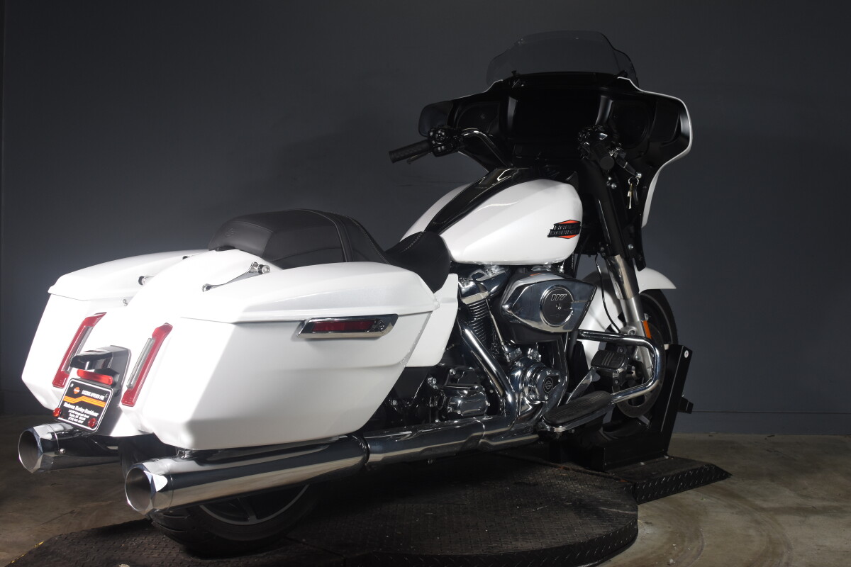 2024 Harley-Davidson Street Glide FLHX - Photo 6