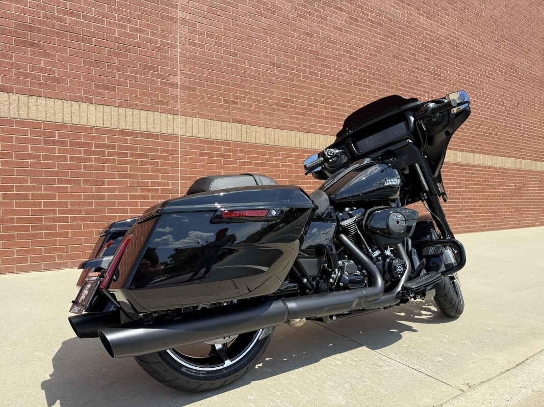 FLHX 2025 Street Glide - Photo 3