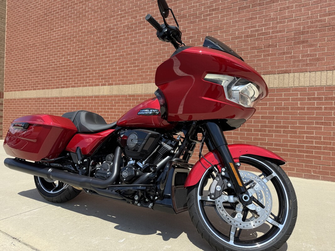 FLTRX 2025 Road Glide - Photo 2