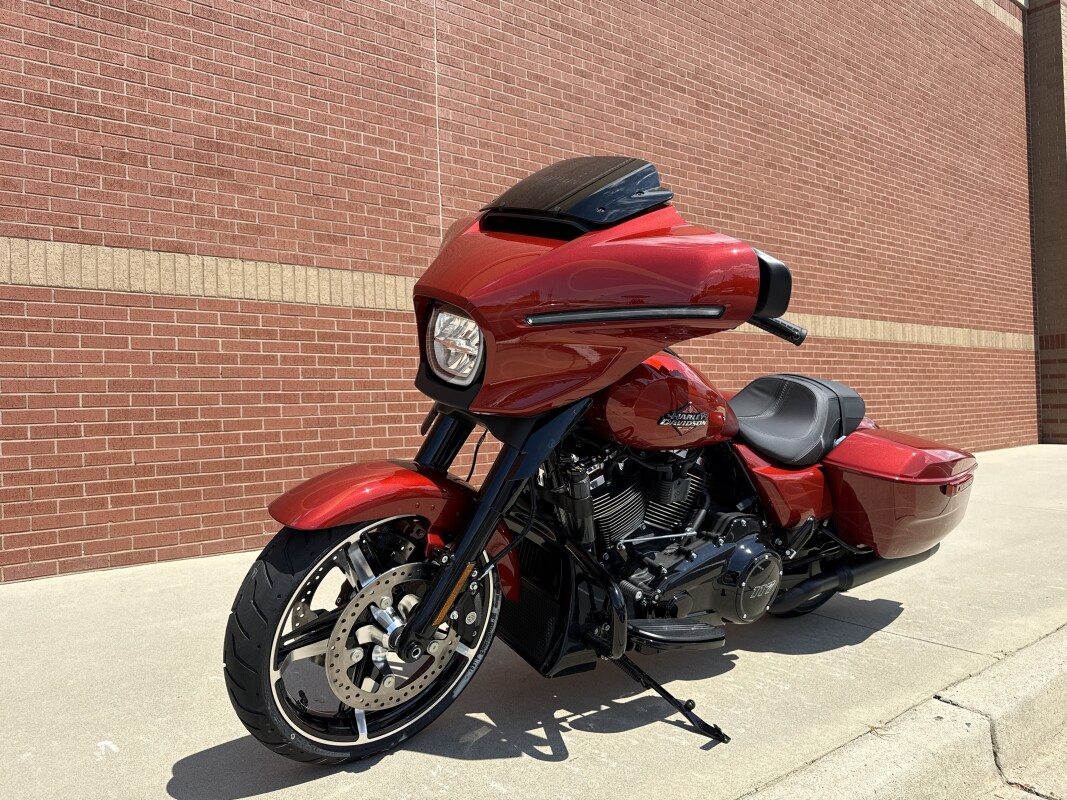 FLHX 2025 Street Glide - Photo 8