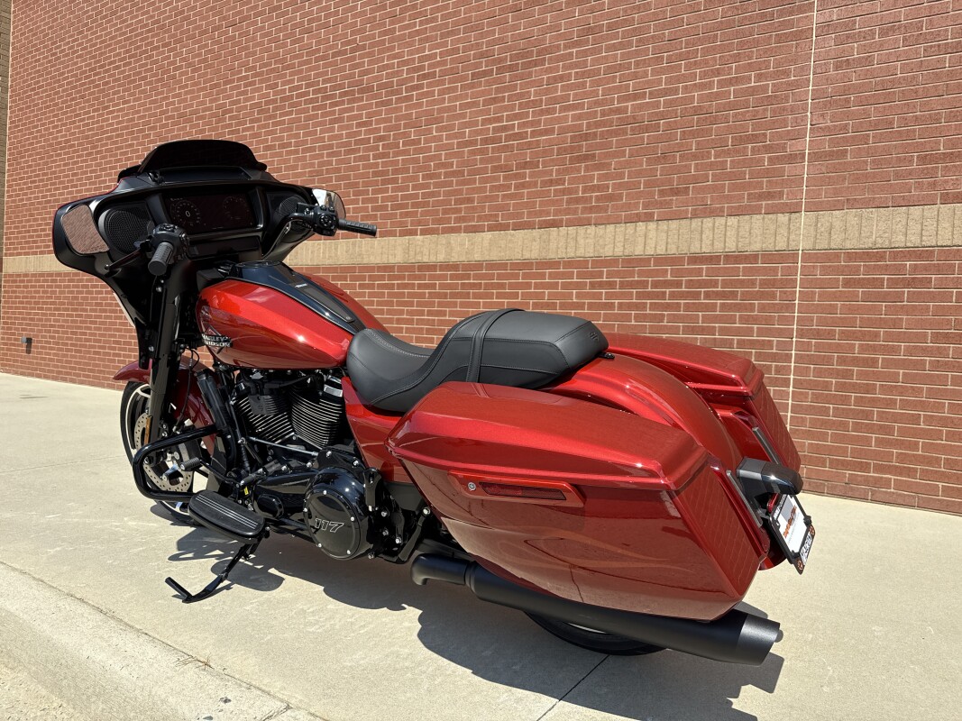 FLHX 2025 Street Glide - Photo 9