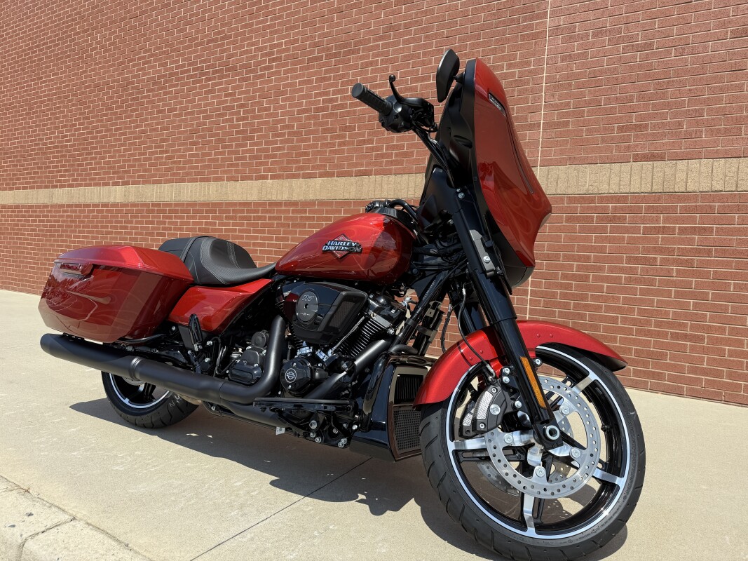 FLHX 2025 Street Glide - Photo 2