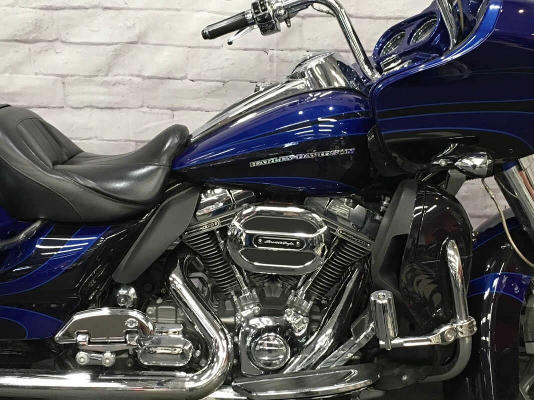 2015 Harley-Davidson CVO Road Glide Ultra Abyss Blue Crushed Sapphire FLTRUSE - Photo 3