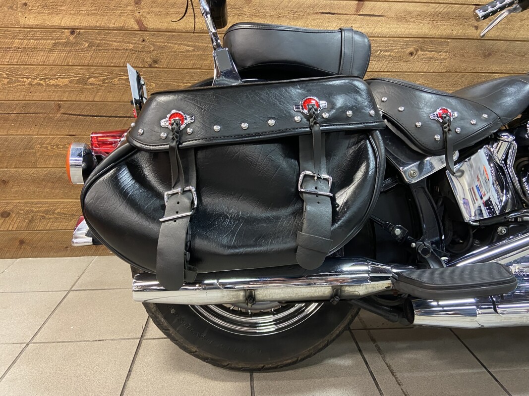 2016 Harley-Davidson Heritage Softail Classic Vivid Black FLSTC - Photo 5