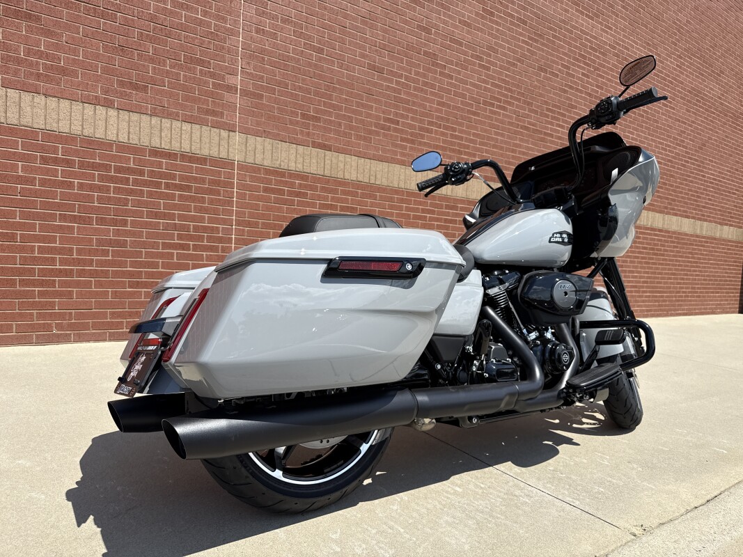 FLTRX 2025 Road Glide - Photo 3