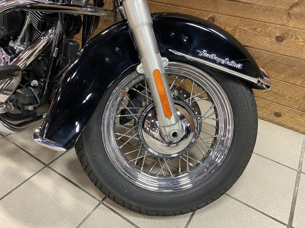 2016 Harley-Davidson Heritage Softail Classic Vivid Black FLSTC - Photo 4