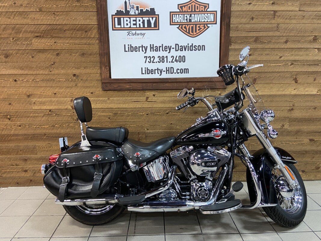 MCM 2013　heritage line 2013 Harley-Davidson® Heritage Softail® Classic Two-Tone Midnight