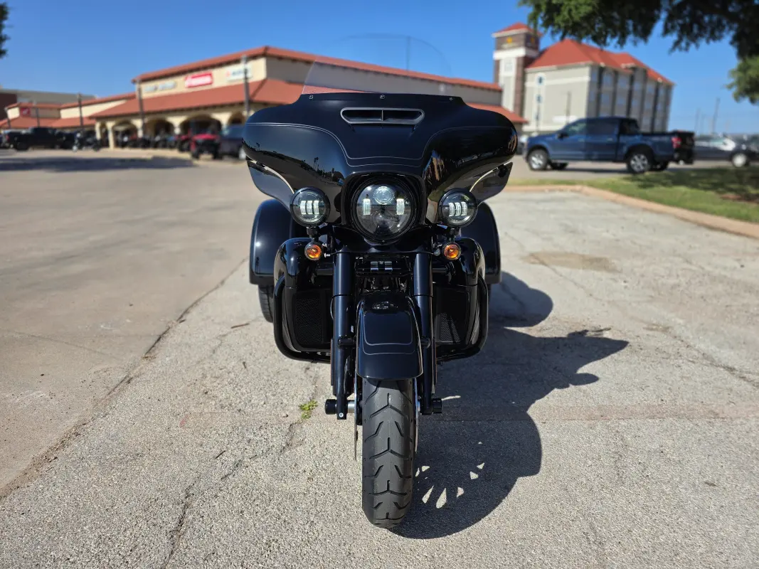 2025 Harley-Davidson Tri Glide Ultra - Photo 3