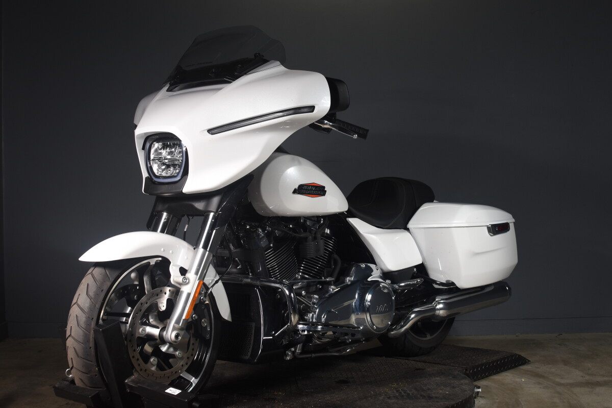 2024 Harley-Davidson Street Glide FLHX - Photo 4