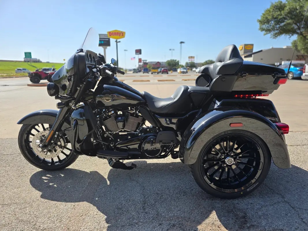 2025 Harley-Davidson Tri Glide Ultra - Photo 5