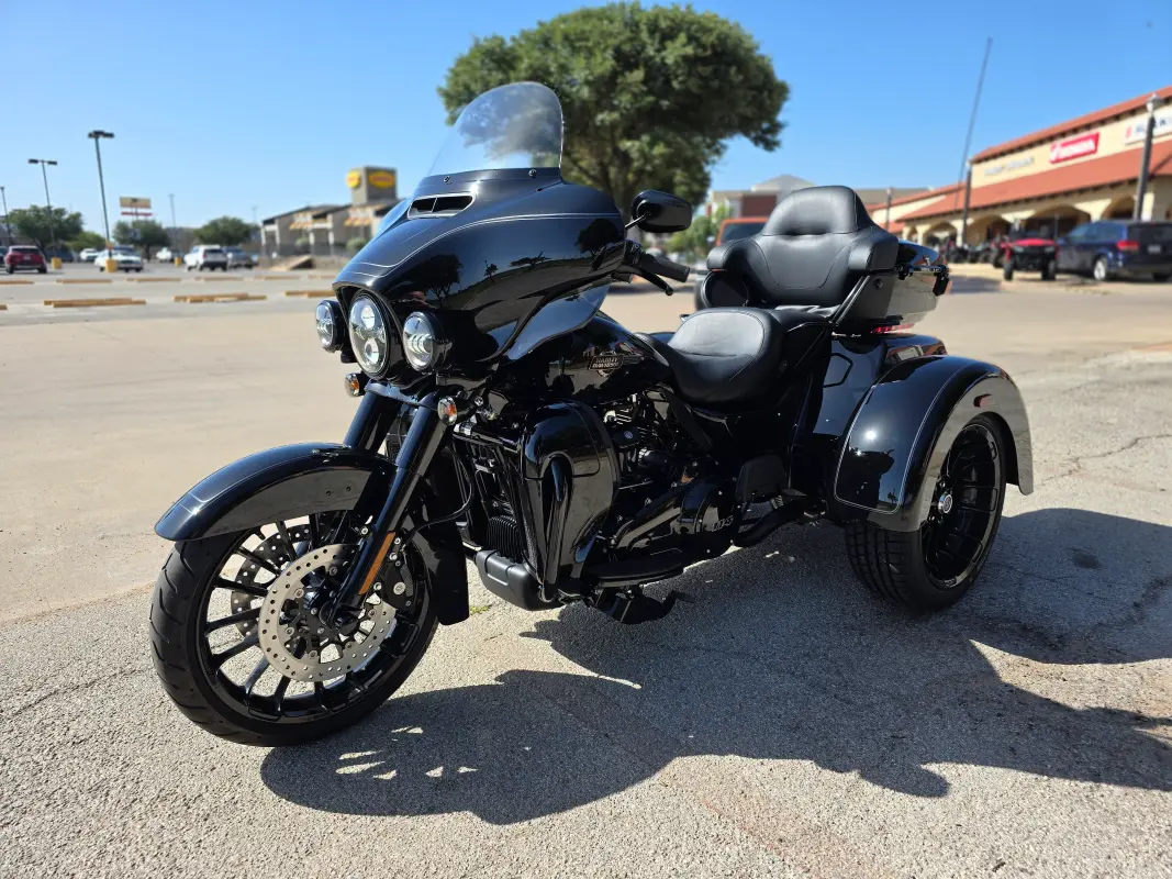 2025 Harley-Davidson Tri Glide Ultra - Photo 4