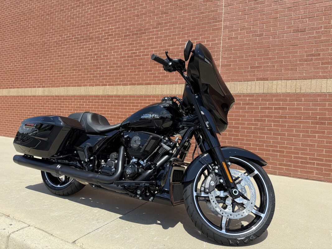 FLHX 2025 Street Glide - Photo 2