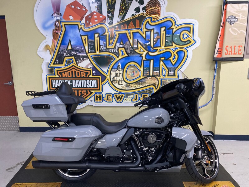 2025 Harley-Davidson® Street Glide® Ultra Billiard Gray - Black Finish