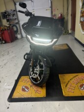 2025 Harley-Davidson® Road Glide® Vivid Black - Black Finish thumb 3