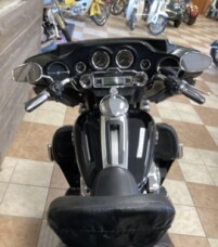 2010 Harley-Davidson® Electra Glide® Ultra Classic® Black thumb 2