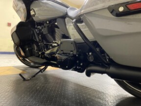 2025 Harley-Davidson® Street Glide® Ultra Billiard Gray - Black Finish thumb 1