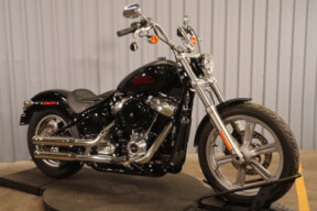 2023 Harley-Davidson® Softail® Standard FXST thumb 2