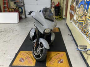 2025 Harley-Davidson® Street Glide® Ultra Billiard Gray - Black Finish thumb 2