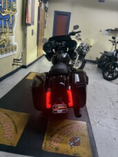 2025 Harley-Davidson® Road Glide® Vivid Black - Black Finish thumb 1