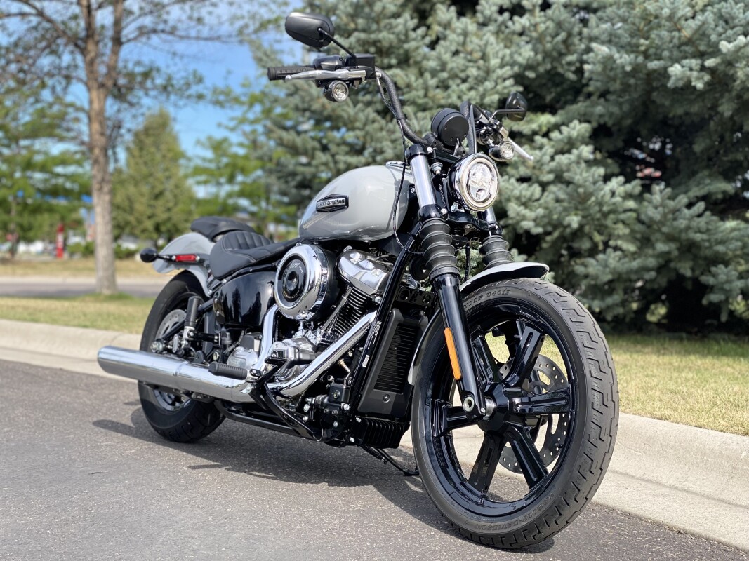 2025 Harley-Davidson Street Bob Billiard Grey w/Cast Wheels - Photo 2
